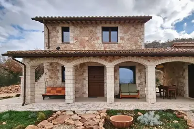 Image de Farmhouse with panoramic views surrounded by forest in the center of Umbria