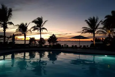 Image de Available Now - Harbour Isle - 3 Brdm / 3 Bath - Sleep 8 - 30 Day Min Rental