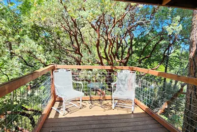 Image de The Fox Den~tiny home near Bass Lake