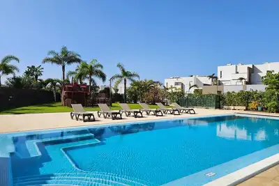 Image de Villa de vacances 'Karat Oasis Del Duque' avec vue sur la mer, Wi-Fi et climatisation