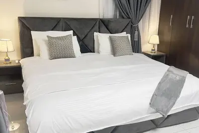 Elegant 2 Bedroom Townhouse in Accra’s Prime District. Ac & WiFi Book now
