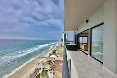 Image de Luxury Beachfront Condo 3br 3ba with stunning views