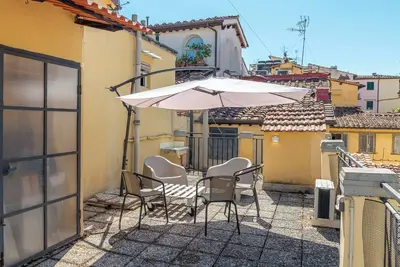 Image de Appartement 'La Terrazza Suite A Firenze' avec terrasse privée, Wi-Fi et climatisation