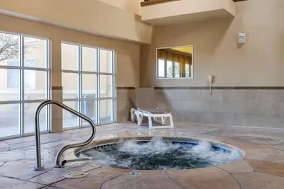 Image de 3 Tranquil Rooms - Conveniently Located Space for Discovering Historic Sites