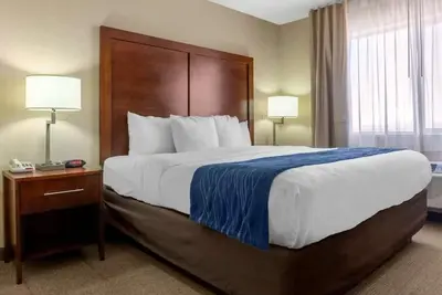 Image de 3 Family-Friendly Rooms Near Downtown Attractions + Airport Convenience