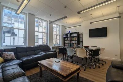 Image de Iconic 6br eco-stay townhouse | Historic, central Bristol Old City | Sleeps 6–12