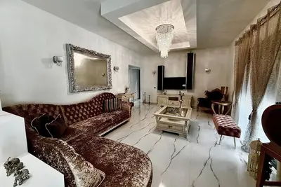 Image de Maison de vacances 'Moonlit Olives' avec terrasse partagée, Wi-Fi et climatisation