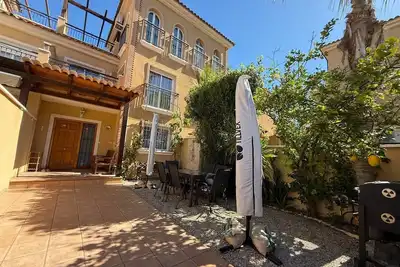 Image de luxury-2 minutes walk to the beach!