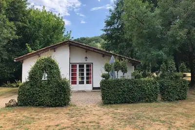 Image de Gîte Le Fil de l'Eau - Domaine l'Étang des Mirandes avec piscine partagée