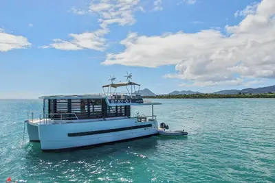 Image de Lodge maison-bateau écologique et design à Pointe du Bout (Trois Ilets).