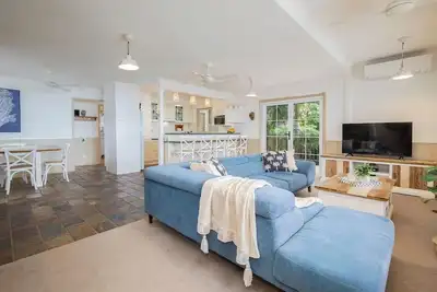 Image de The Lake House Waterfront Haven with Granny Flat