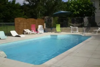 Image de Gîte la Rivière accessible Pmr avec piscine privée, en bord de Dordogne