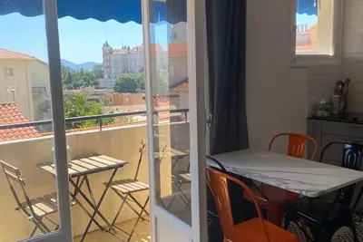 Image de Cannes centre ville, charmant appartement récemment rénové