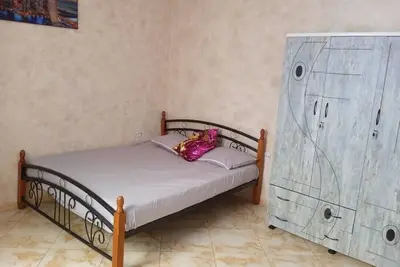 Image de 2 bedroom apartment with a living room. Space for up to ten people.