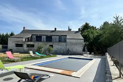 Image de spacieuse villa avec piscine privé