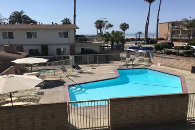 Image de Cozy 1-bedroom condo steps to the sand in charming Carpinteria with WiFi  Cable