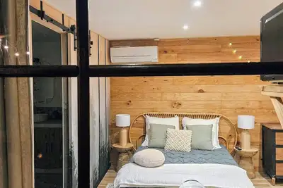 Image de Essencia - gîte au cœur des collines de Toulon avec spa, clim et parking