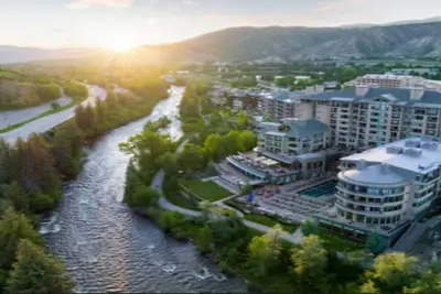 Image de Fabulous luxury resort hotel suite in delightful Avon w/ Ac, WiFi, fitness, pool