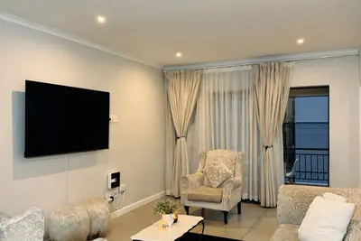 Image de Spacious 2-bedroom retreat located within the hearts of Sandton.
