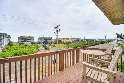 Image de Walk to Beach + Restaurants: Outer Banks Retreat