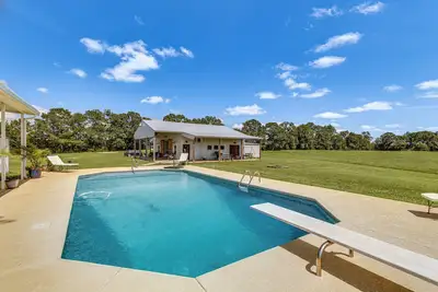 Image de Bbq Ready: Farm-Style Kinston Hideaway w/ Pool