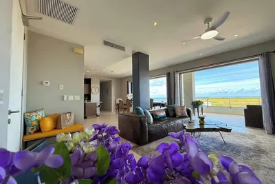 Image de *New* SeaBleu 2-Bed 2. 5-Bath Condo Sxm