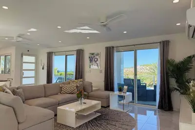 Image de *New* SeaSoleil Luxury Villa With Private Pool