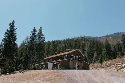 Image de Unique 3-bedroom Barndominium in historic Hamilton with WiFi, Ac