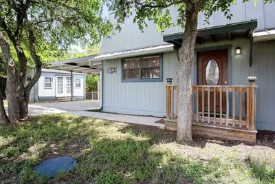 Image de Blessed Bull at the Creek