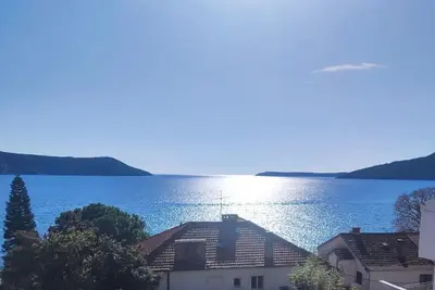 Image de Charming retro apartment with sea views - close to the beach in historic Herceg-Novi