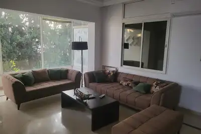 Image de Apt à la Marsa à 200m de la plage + 3 Chambres, Sdb  un jacuzzi qui fonctionne