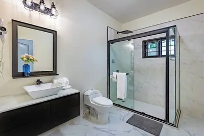 Image de Adina View: Solar-pwr Oceanview Villa/Pool/Jacuzzis/Beach/Starlink WiFi/Chef/Gym