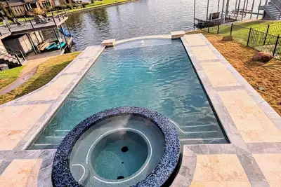 Image de Getaway near Dallas lakefront private pool hot tub golf kayak fishing