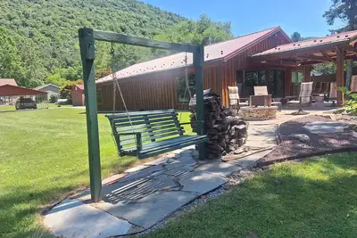 Image de Great location directly on Big Pine Creek with trail access