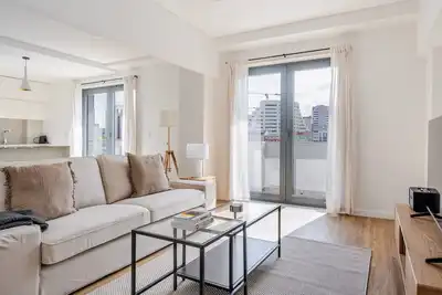 Image de Blueground | Alvalade, balcony, nr Campo Pequeno