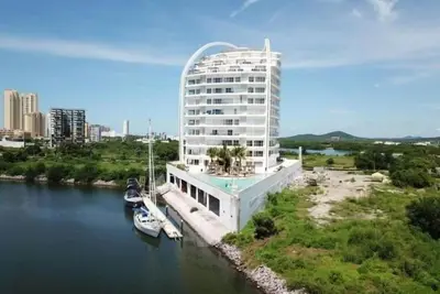 Image de Spacious 3br Marina Condo with Pool