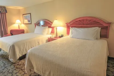 Image de Stay Close to CityCentre with Breakfast, and Outdoor Pool | 4 Pet-Friendly Rooms