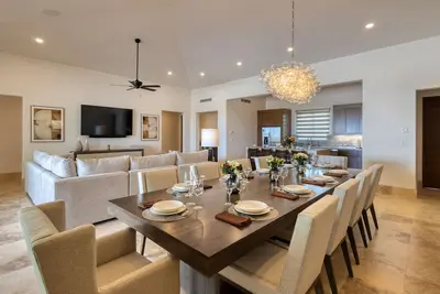 Image de Luxury family-friendly coastal retreat with heated pool & world-class golfing