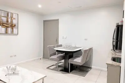 Image de Suite with view to Santa Ana hill with Gym