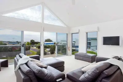 Image de A Whites View I Ocean Views I 2 Living Room