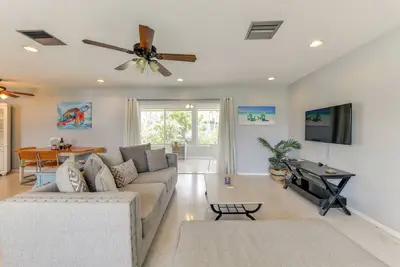 Image de Snowbird Haven! Pet Friendly & 3 Mi to Siesta Key