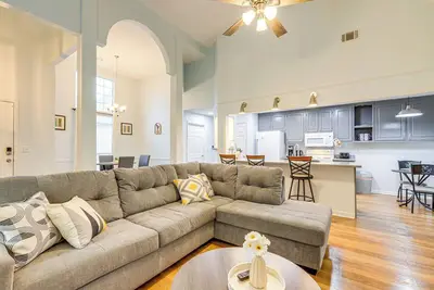 Image de 7 Mi to Dtwn Covington: Bright Home w/ Deck & Yard