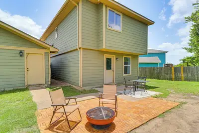 Image de 17 Mi to Dtwn Austin: Family Home w/ Patio!