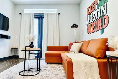 Image de Memory Foam King Bed+Pool+Gym+Downtown Austin+Domain+Q2Stadium+FreeParking