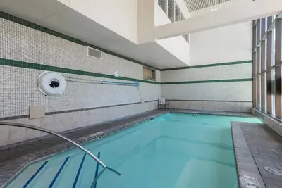 Image de Family Getaway with Game Room, Fitness, Pools & Bbq Area l 2 Rooms