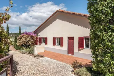 Image de Maison de campagne à Silves avec piscine privée et nature