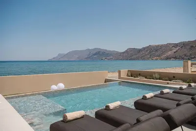 Image de Onora Villa, Steps from the Sea by etouri