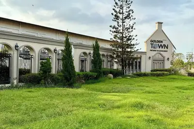 Image de Maison confortable de 4 chambres — Sécurisée et bien située