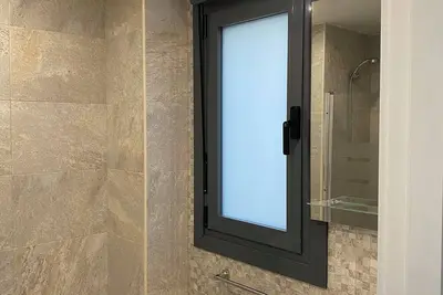 Image de Your refuge in Santander: spaciousness, comfort and good connections.