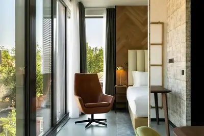 Image de Indulge in Spacious Rooms – Steps from Historic Attractions - 4 Units